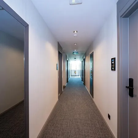 Otel Vess *